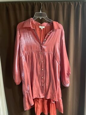 Umgee Shimmery Rose Button-Front Tunic